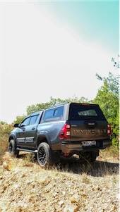 Sandkat4X4 Hardtop en acier inoxydable - Cabine vitrée - Vitres latérales coulissantes Toyota Hilux 2015 +