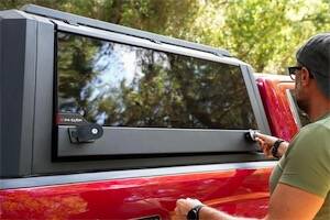 Sandkat4X4 Hardtop en acier inoxydable - Cabine vitrée - Vitres latérales coulissantes Toyota Hilux 2015 +