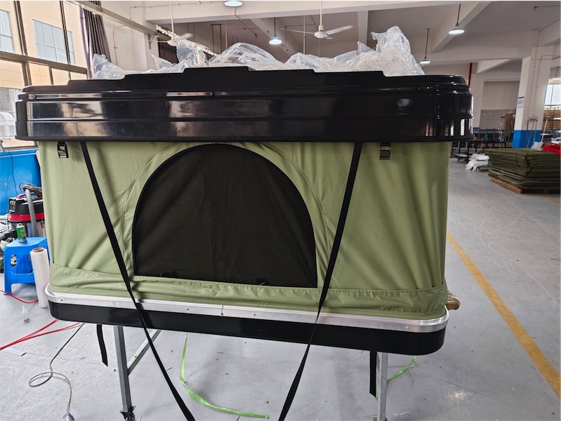 J&Max by Sandkat4x4 - JUNGLE - Tente de toit coque rigide en ABS- ouverture popup vertical et tissu couleur vert - 2/3 personnes