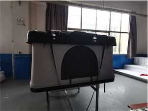 Sandkat4X4 J&Max by Sandkat4x4 - JUNGLE - Tente de toit coque rigide en ABS- ouverture popup vertical et tissu couleur gris clair - 2/3 personnes